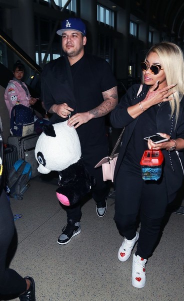 Rob Kardashian Blac Chyna airport pic