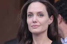 Angelina Jolie Profesora en Londres