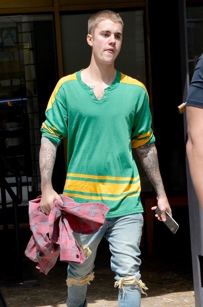 Justin Bieber Out Los Angeles