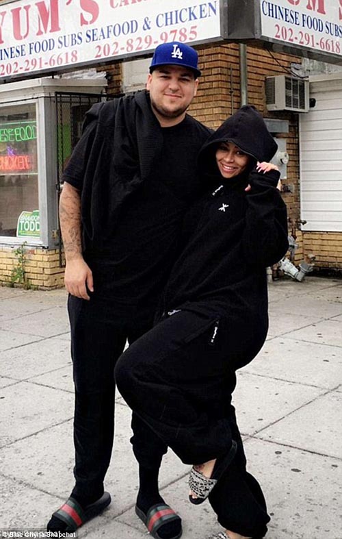 Rob kardashian blac chyna black outfit