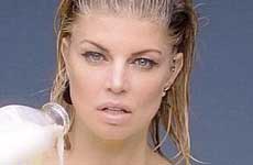 Fergie promociona su nueva canción MILF $