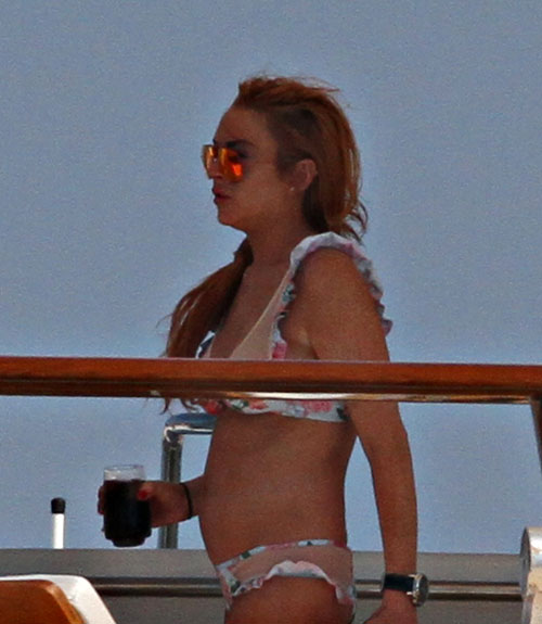 lilo yatch smoking drink bikini preggo 2016