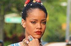 Rihanna es una extraterrestre!!