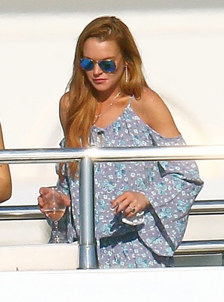 Lindsay Lohan Relaxes Boyfriend Yacht
