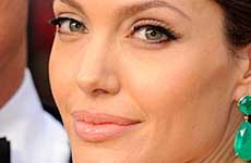 Angelina Jolie contrata a Olivia Pope!! ACUERDO CUSTODIA!