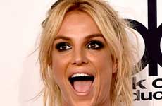 Britney amenaza con demandar a Intouch