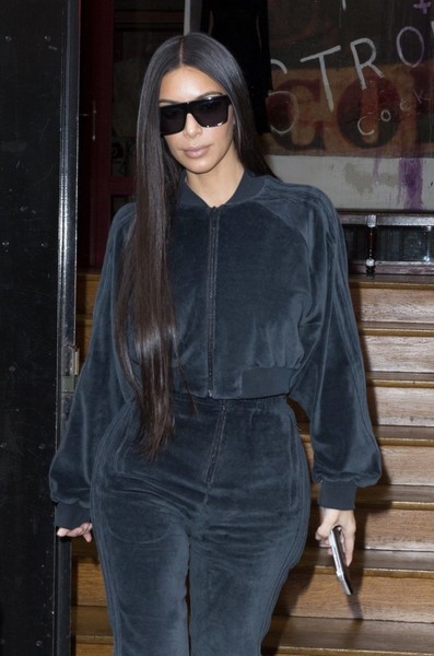 Kim Kardashian Goes Shopping