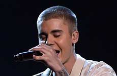 Justin Bieber grita y se va del escenario en Manchester