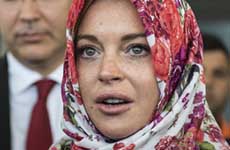 Lindsay Lohan proveerá bebidas energéticas a refugiados