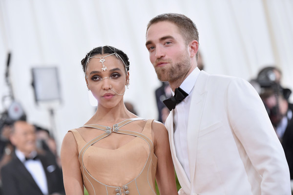 FKA Twigs Robert Pattison Met gala 2016