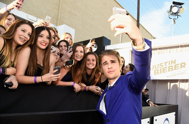 justin bieber selfie fans