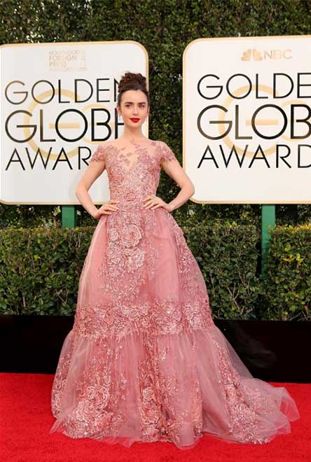 lilly collins golden globes 2017 red carpet