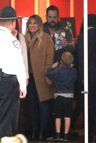 Mike Comrie Hilary Duff restaurant