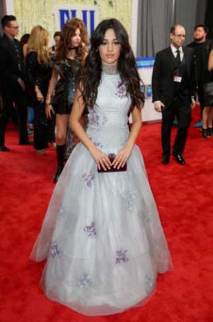 camila cabello red carpet grammy 2017