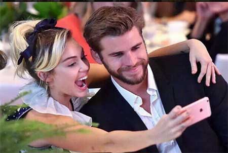 miley cyrus liam hemsworth cute