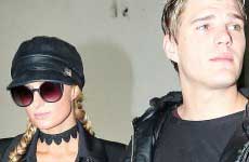 París Hilton saliendo con Chris Zylka