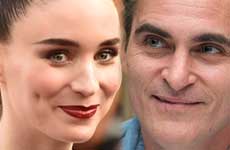 Rooney Mara y Joaquin Phoenix muy enamorados