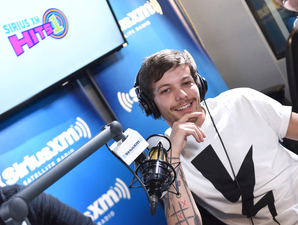 Louis Tomlinson Hits 1 Hollywood