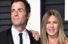 Jennifer Aniston hablando con Brad Pitt? Embarazada?