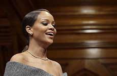 Rihanna recibe premio Humanitaria del año 2017 Harvard