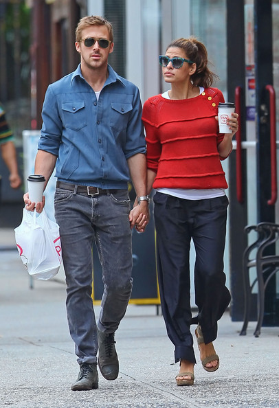 Ryan Gosling Eva Mendes strolling