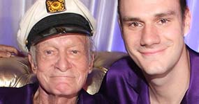 Cooper, el hijo de Hugh Hefner habla de Playboy y su padre