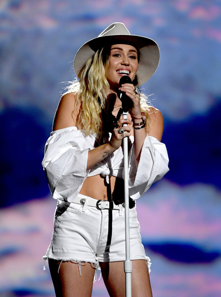 Miley Cyrus 2017 Billboard Music Awards