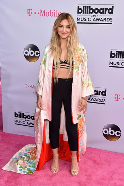 julia michaels billboards 2017