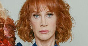 Kathy Griffin posa con la cabeza decapitada de Trump – WTF?