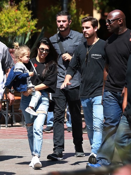 Kourtney Kardashian Scott Disick kids disneyland