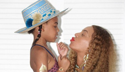 beyonce blue ivy kiss 1