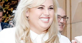 Rebel Wilson gana demanda contra tabloides!