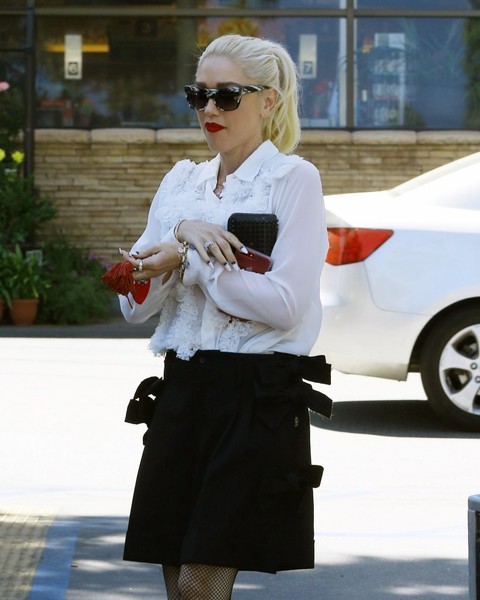Stefani Goes Grocery Shopping