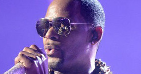 R. Kelly tiene un culto de esclavas sexuales?