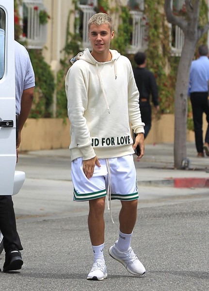 Justin Bieber Heads Out Lunch Beverly hills