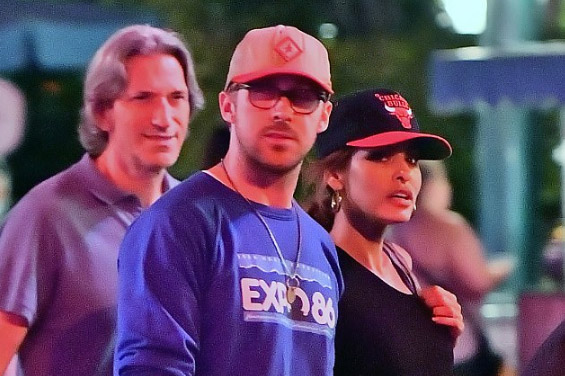 ryan gosling eva mendes disneyland