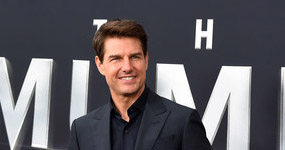 Tom Cruise usa trasero falso en sus películas? LOL!