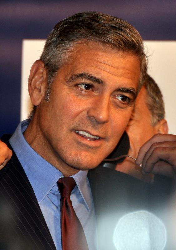 George Clooney 18 10 2011 orange 1