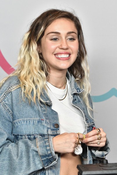 Miley Cyrus iHeartSummer 17 Weekend T Day