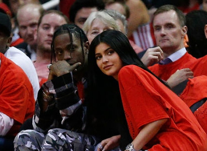 kylie jenner pregnant travis scott boyfriend