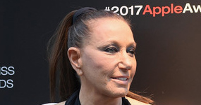 Donna Karan defiende a Harvey Weinstein, las mujeres son culpables