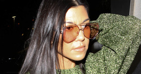 Life & Style: Kourtney Kardashian embarazada también!! LOL!