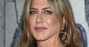 Jennifer Aniston criando un baby sola! – Star