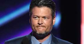 Blake Shelton el Hombre Más Sexy 2017? WHAT? – UPDATE!