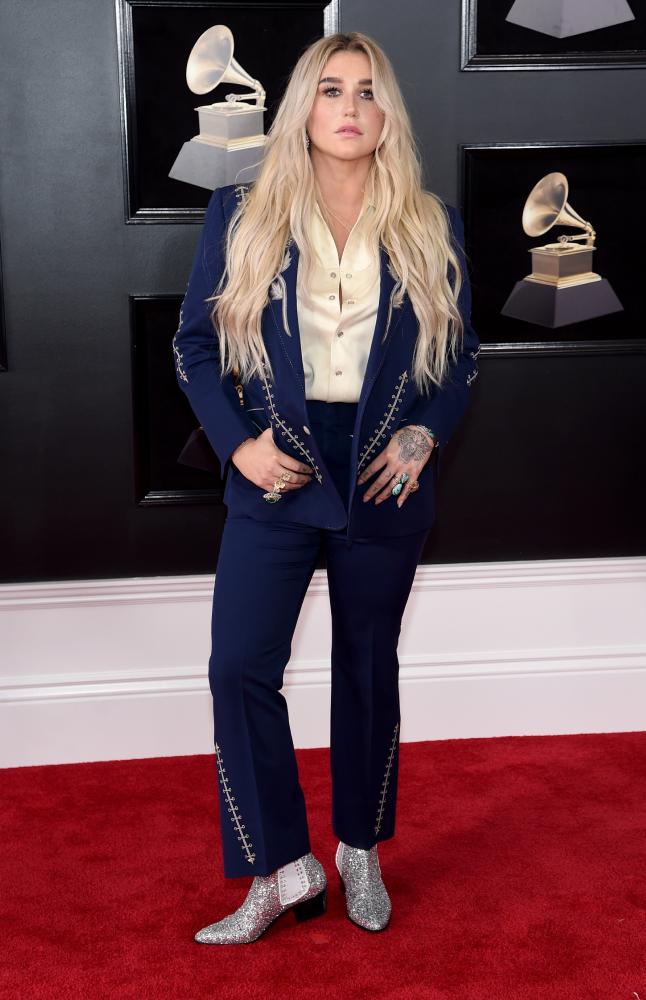 kesha grammys