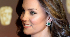 Critican a Kate Middleton por no vestir negro en los BAFTAs