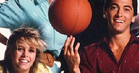 Nicole Eggert acusa a Scott Baio de abuso sexual