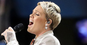 Pink defiende su actuación en el Super Bowl – Justin Timberlake FAIL!