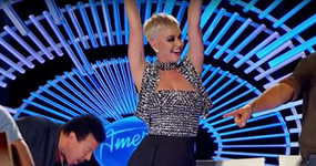 Katy Perry roba beso a concursante de American Idol – Inapropiado?