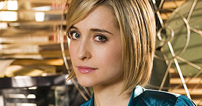 Smallville, Allison Mack arrestada por conexión con culto sexual